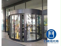 KBB自動旋轉(zhuǎn)門除塵維護(hù)過程