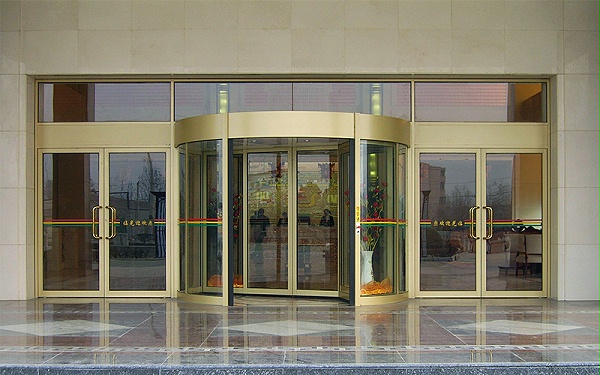 自動(dòng)旋轉(zhuǎn)門(mén)電器系統(tǒng)因干擾產(chǎn)生故障的原因與維修解決方法介紹