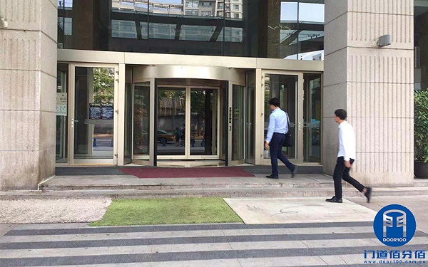 北京市某塔樓進出口凱必盛（KBB）旋轉(zhuǎn)門定期大保養(yǎng)服務(wù)