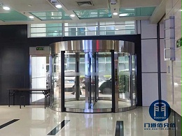 定期維護，保障壽命丨旋轉(zhuǎn)兩翼電動門護理保養(yǎng)案例