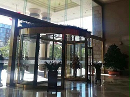 北京旋轉(zhuǎn)門保養(yǎng)北京金臺(tái)飯店大成路分店兩翼旋轉(zhuǎn)門保養(yǎng)服務(wù)案例