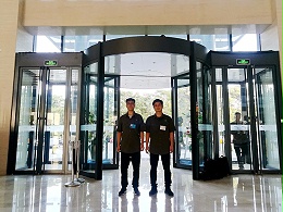 自動門維修團隊風采展示（四）