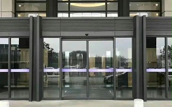 我來(lái)答：自動(dòng)門(mén)門(mén)扇脫軌怎么辦？