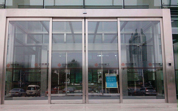 七點常見電動玻璃門故障維修方法介紹