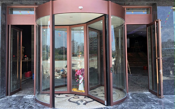 電動旋轉門故障問題解析，報修電話24小時服務