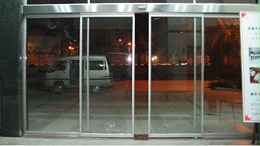 電動玻璃門的材質(zhì)及維修注意事項