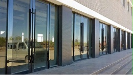 我來答：地彈門門扇損壞如何更換新門扇？