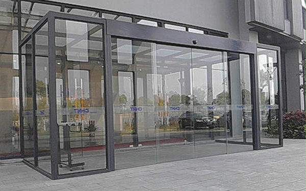 自動門壞了怎么辦？感應(yīng)玻璃電動門故障緊急維修手冊