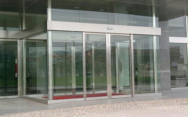 自動門壞了怎么辦？感應(yīng)玻璃電動門故障緊急維修手冊