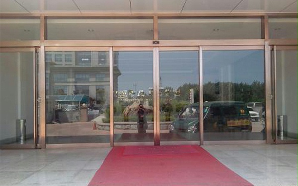 電動感應(yīng)門常見偽故障及維修解決辦法總結(jié)