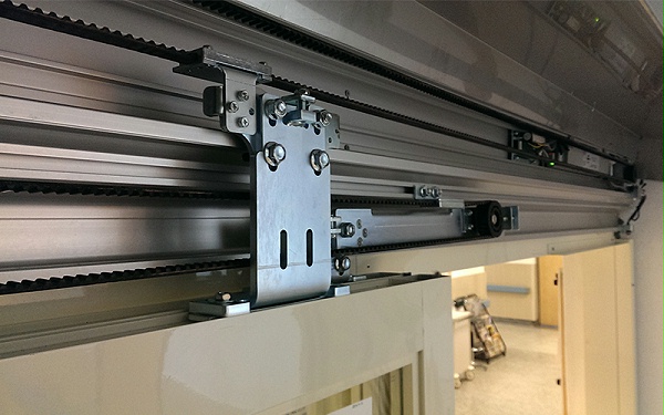 自動(dòng)門安裝有技巧，自動(dòng)門門機(jī)安裝注意與測試不可少