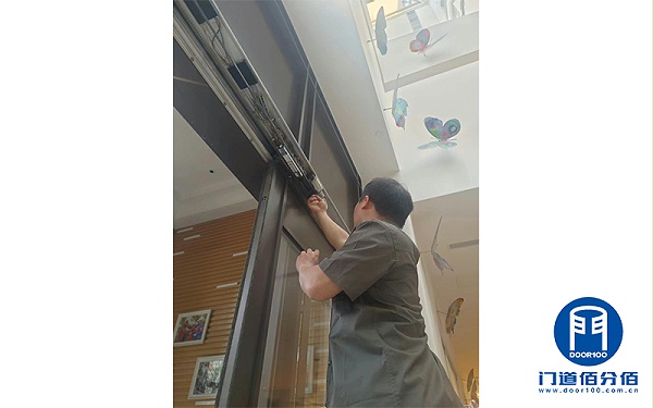 維修護航丨泰康養(yǎng)老社區(qū)多瑪自動門故障維修紀(jì)實