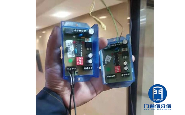 辦公樓玻璃自動(dòng)移門(mén)防夾保護(hù)裝置更換維修