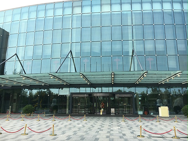 北京麗維賽德酒店自動(dòng)旋轉(zhuǎn)門(mén)維修服務(wù)案例