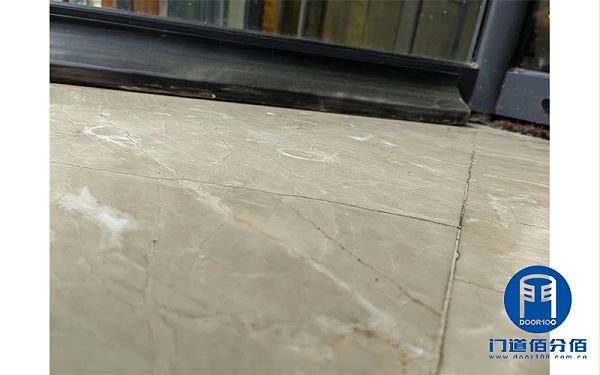 自動(dòng)旋轉(zhuǎn)門（三翼）保養(yǎng)案例，教你如何延長(zhǎng)使用壽命