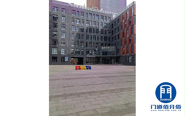 自動(dòng)旋轉(zhuǎn)門（三翼）保養(yǎng)案例，教你如何延長(zhǎng)使用壽命