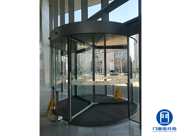 蓋澤三翼自動旋轉門主控箱升級改造服務案例