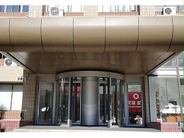 中國(guó)建材集團(tuán)旗下大廈兩翼自動(dòng)環(huán)柱旋轉(zhuǎn)門工程案例