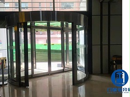 兩翼電動旋轉(zhuǎn)門防夾故障，更換新式激光防夾傳感器解決問題