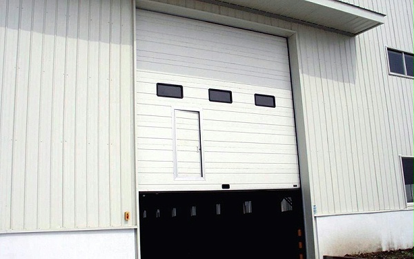 日常維護(hù)保養(yǎng)提升門與安全使用要點(diǎn)