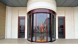 如何選擇旋轉(zhuǎn)門類型？手動(dòng)與自動(dòng)旋轉(zhuǎn)門對(duì)比