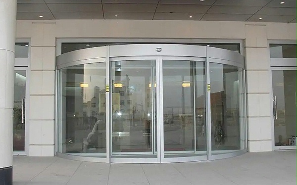 詳述：電動弧形門結(jié)構(gòu)組成與開關(guān)異常故障維修