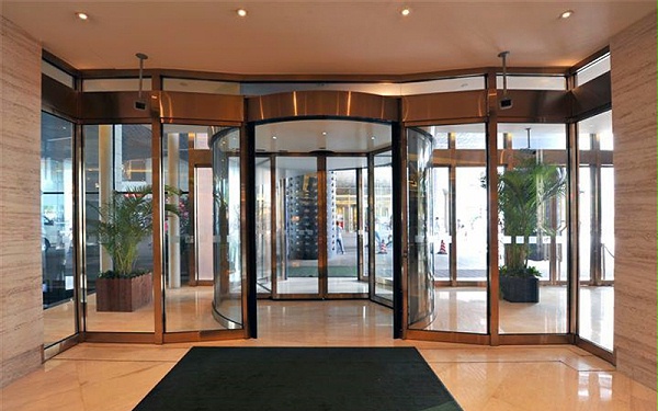 必知丨自動(dòng)旋轉(zhuǎn)玻璃門(mén)的調(diào)試與維修