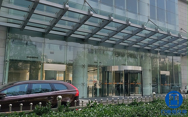 石油化工集團(tuán)下屬大廈自動(dòng)旋轉(zhuǎn)門清潔維護(hù)服務(wù)