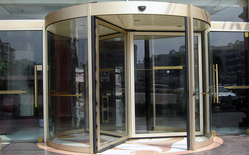 2門道帶你了解旋轉(zhuǎn)門，電動(dòng)旋轉(zhuǎn)門控制系統(tǒng)揭秘