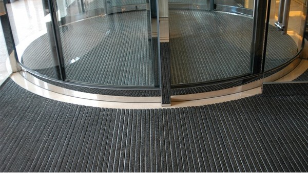 我來答：鋁合金地墊損壞如何維修？