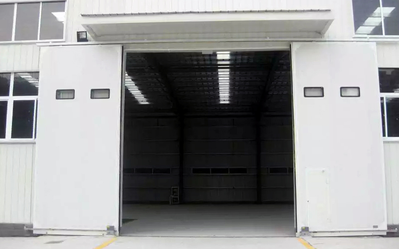 掌握工業(yè)平移門維修與維護(hù)，讓你的廠房更安全、高效！