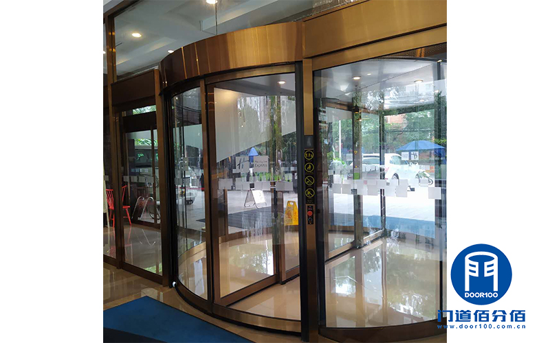 門道佰分佰服務(wù)案例：酒店入口門區(qū)旋轉(zhuǎn)門與地彈門保養(yǎng)項目