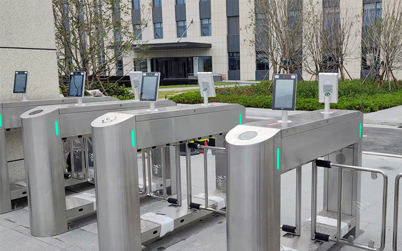 人臉識別閘機和人臉識別考勤機屏幕故障維修方法