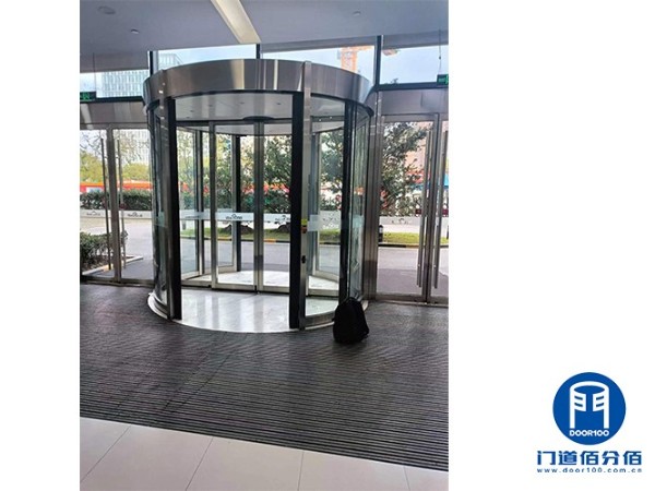 寶盾旋轉(zhuǎn)門維保之上海研發(fā)機構(gòu)旋轉(zhuǎn)門維護